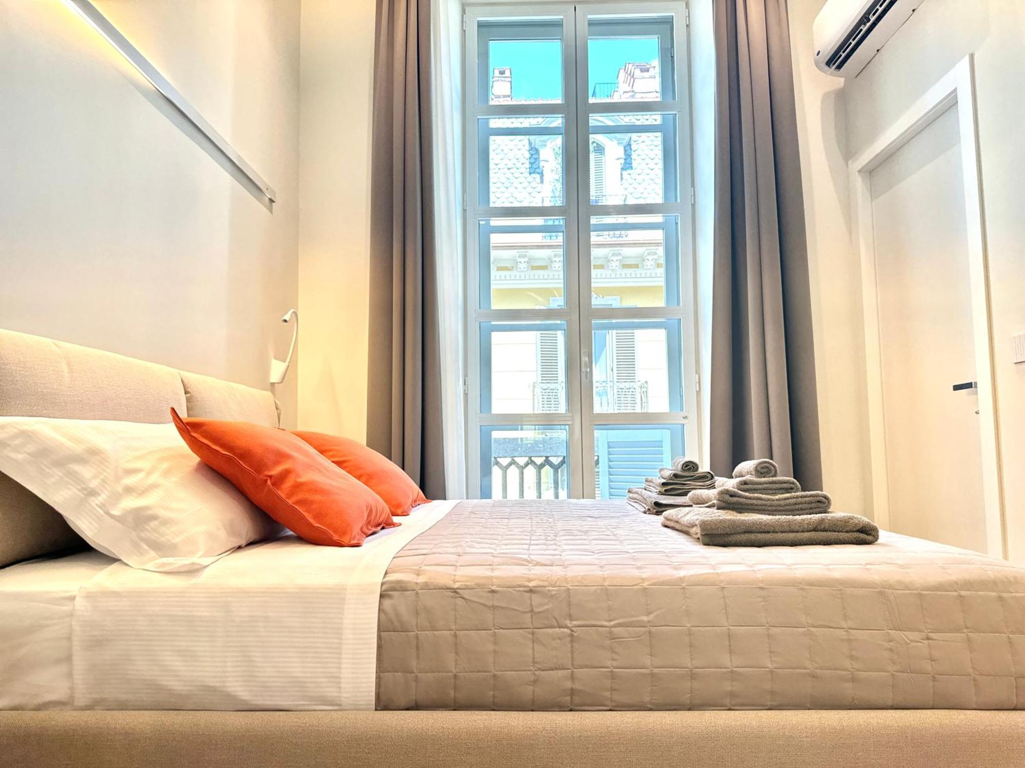 Savoy Luxury Apartment City Center Турин Екстер'єр фото