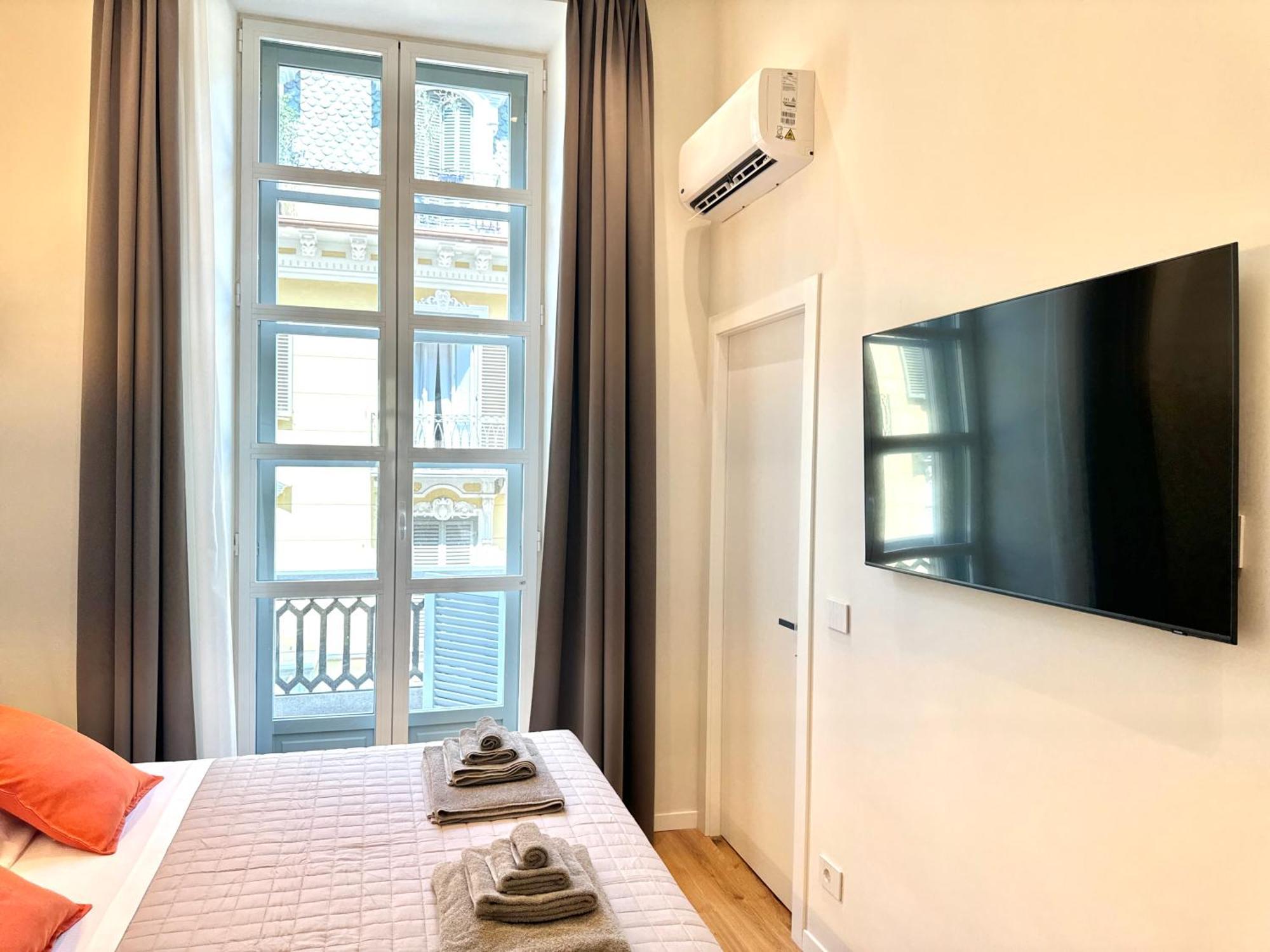 Savoy Luxury Apartment City Center Турин Екстер'єр фото